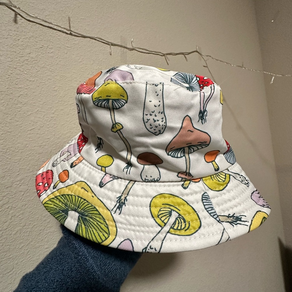 NWOT Mushroom Bucket Hat OS